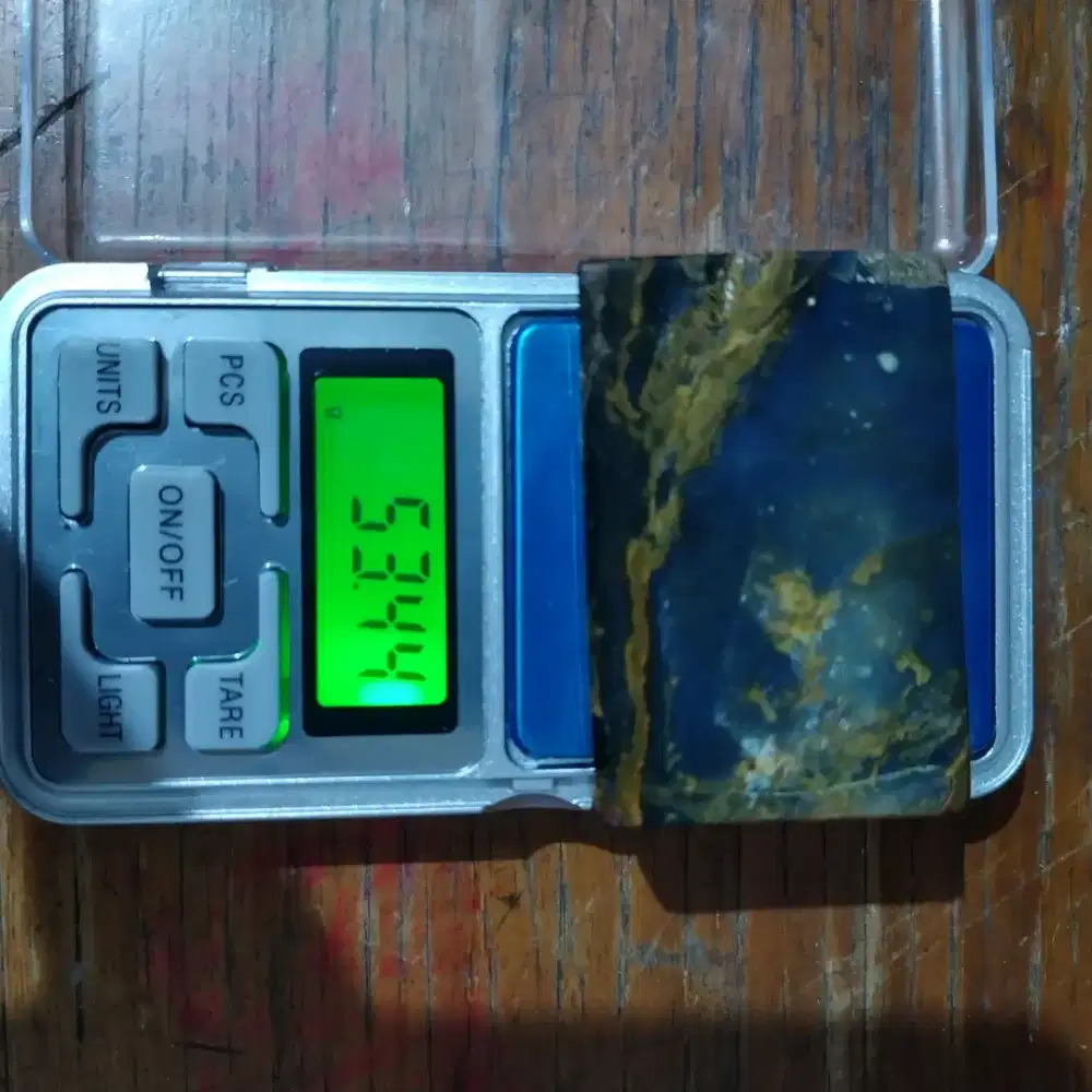 Batu garut pancawarna motof pemandangan kristal