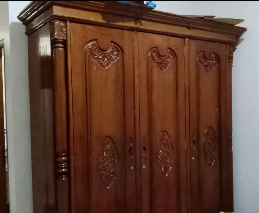 lemari jati 3 pintu