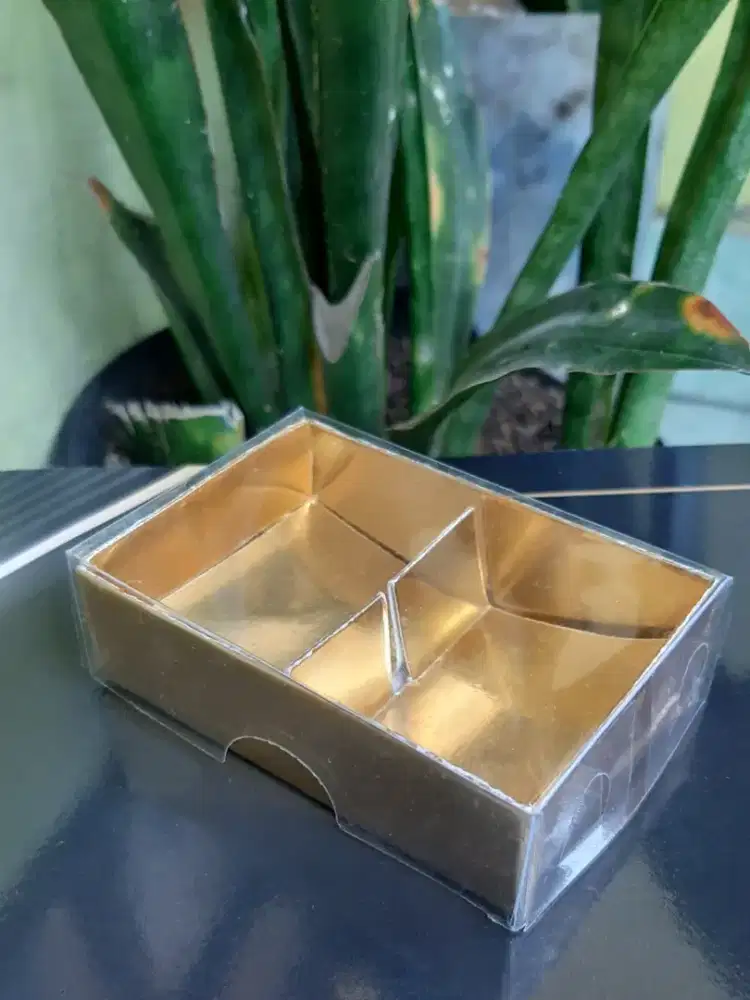 Mini box bahan karton GOLD.
