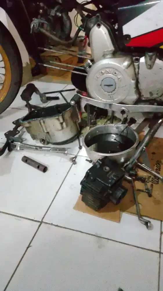 Jasa servis motor bebek dan matic