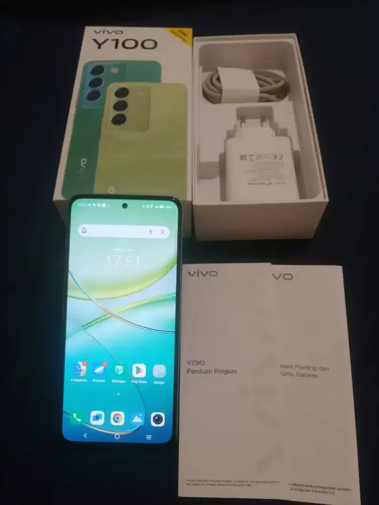 Vivo Y100 ram 8/256gb 4G fullset ex grs resmi siap pakai NETT
