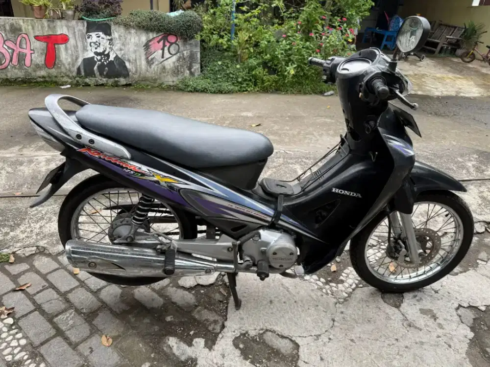 karisma kharisma THN 2005 plat AB Bantul