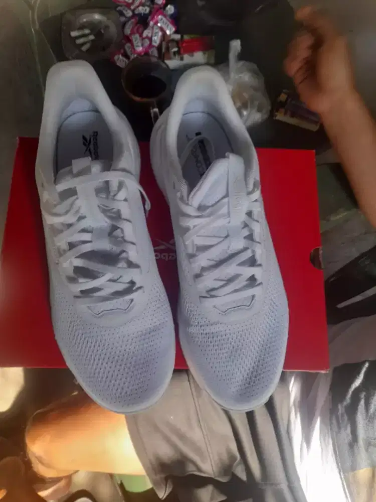 Sepatu Reebok Baru Pakai Sekali, Kegedean BU