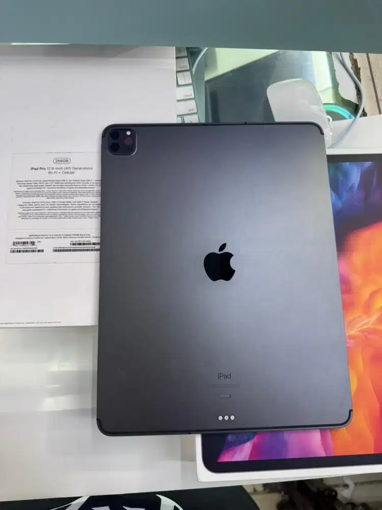 Ipad pro 2020 12.9 256gb celuler+wifi (bisa kartu)  ex ibox