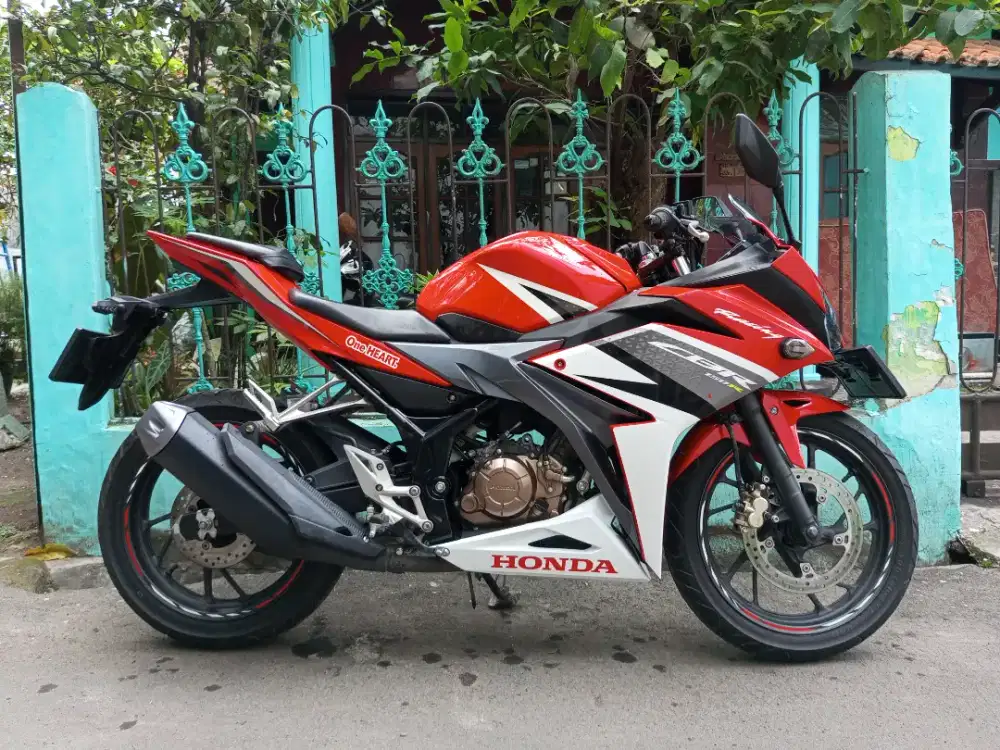 Kilomter 10 ribu Honda CBR tahun 2017 simpan siap pakai