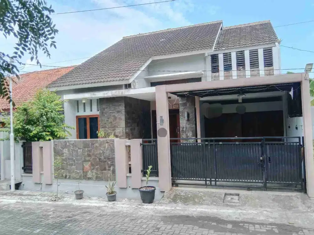 RUMAH CANTIK DI PERUM DOLOG TLOGOSARI WETAN PEDURUNGAN SEMARANG