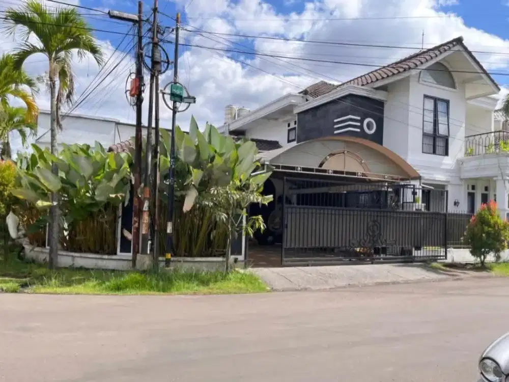 Rumah Hook Mewah siap huni di Kawaluyaan Indah - Row Jalan 8 Meter - SHM