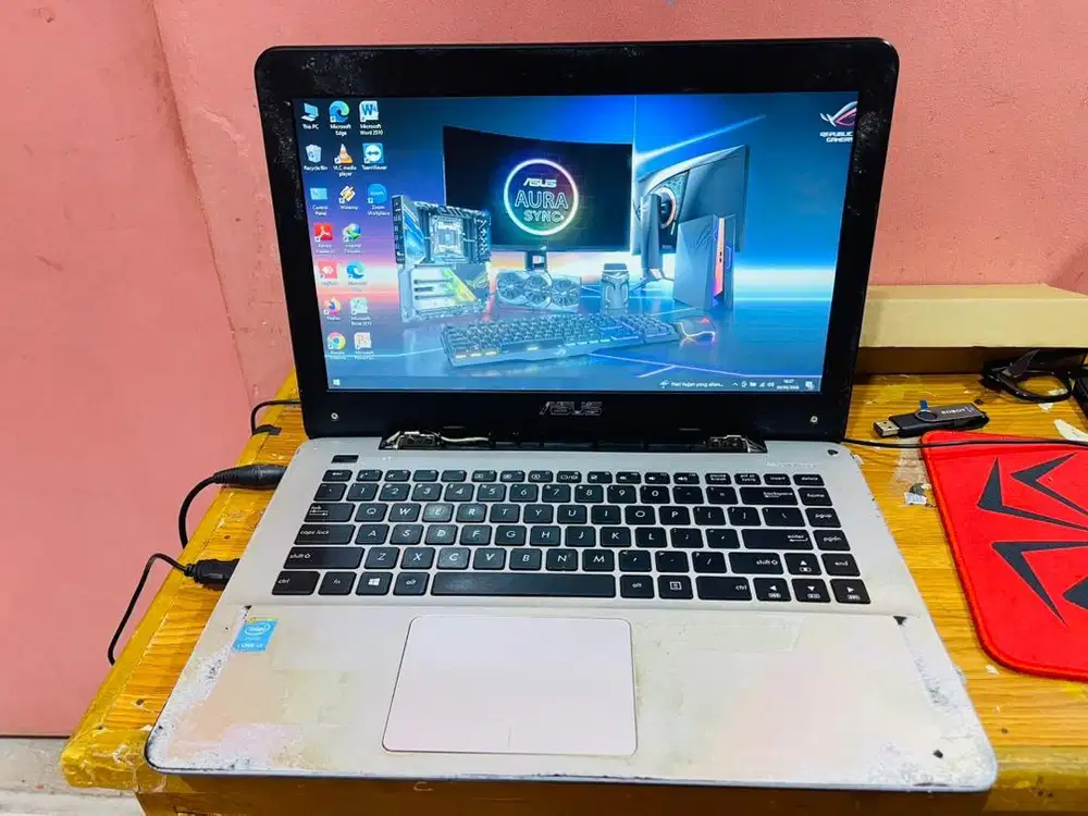 Laptop Asus X455la core I3 ram 6 Minus