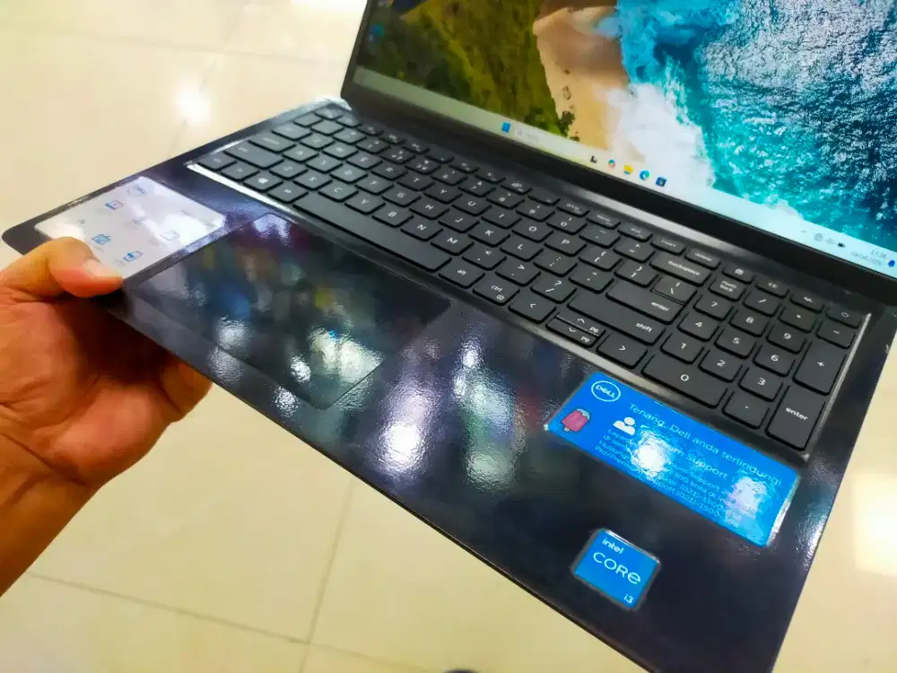 Dijual laptop dell latitude 15 Intel core i3 gen 11 ram 8GB SSD 256G