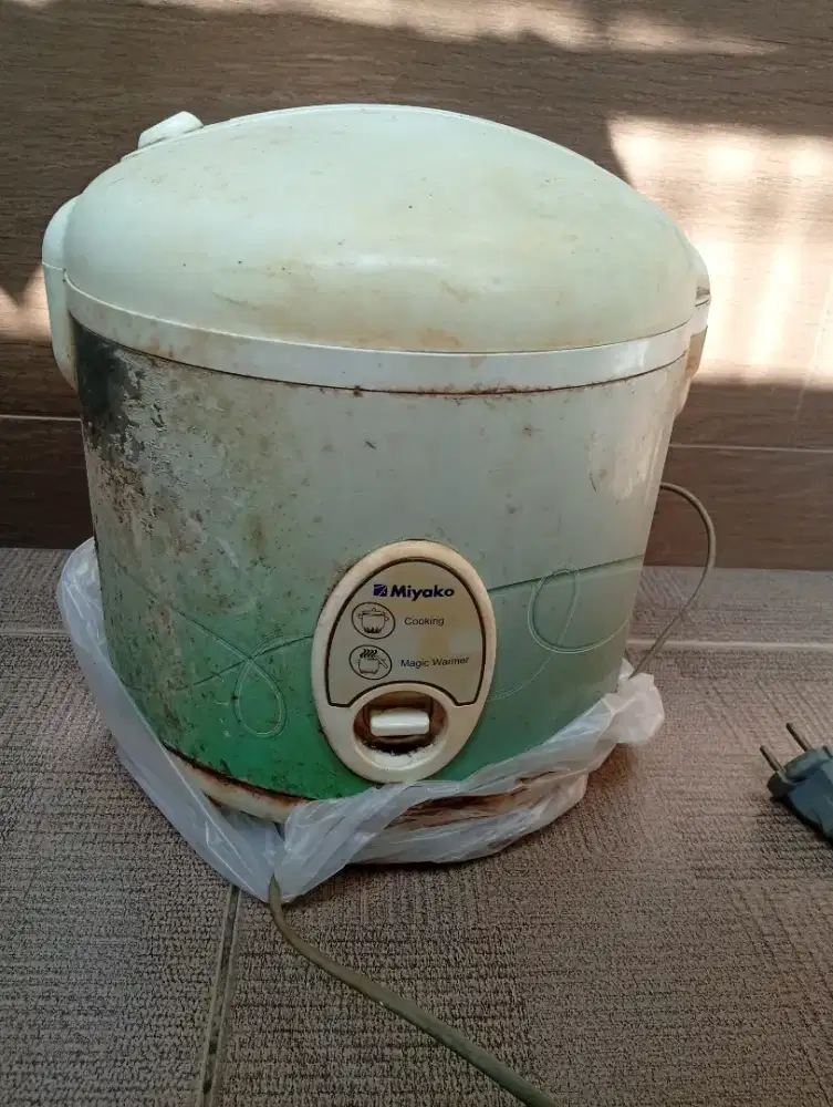 Rice cooker 2.2L