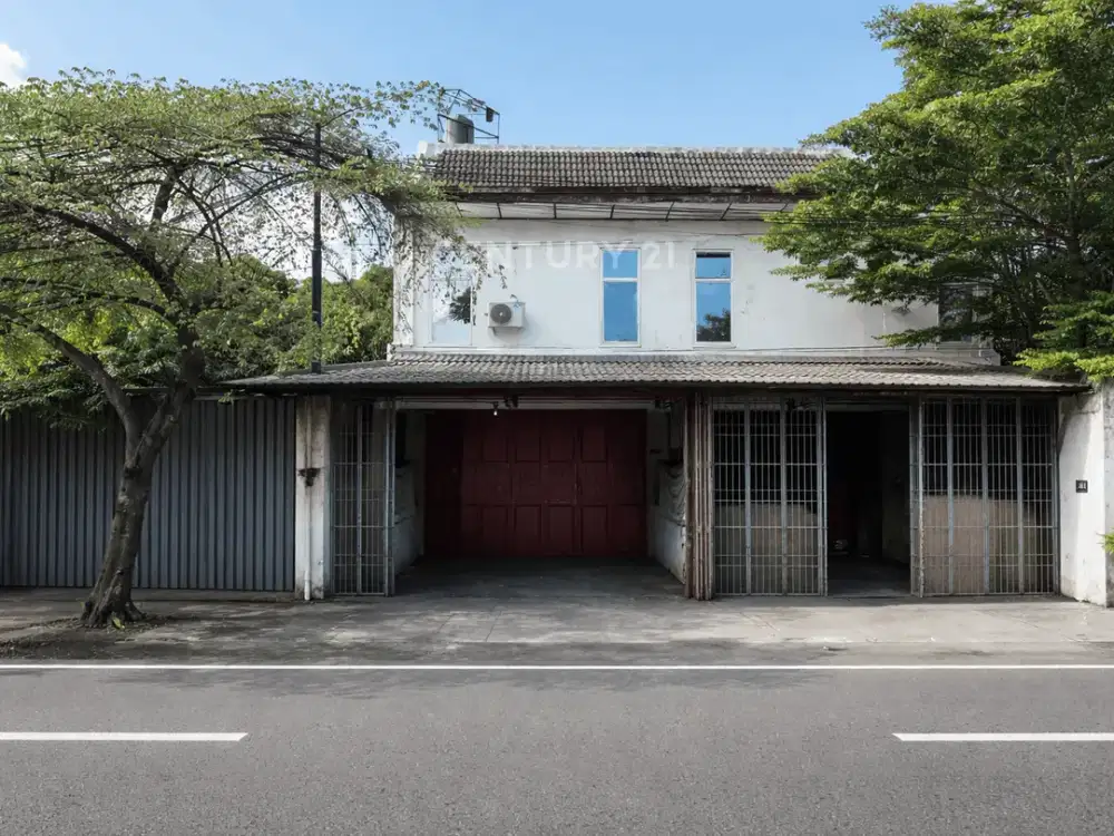 Ruko 2lt Untuk Usaha Dan Hunian Di Janti Dekat JEC