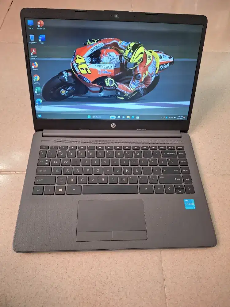 Bismillah dijual laptop hp 240 g8 slim core i3gen11 baterai 3jam