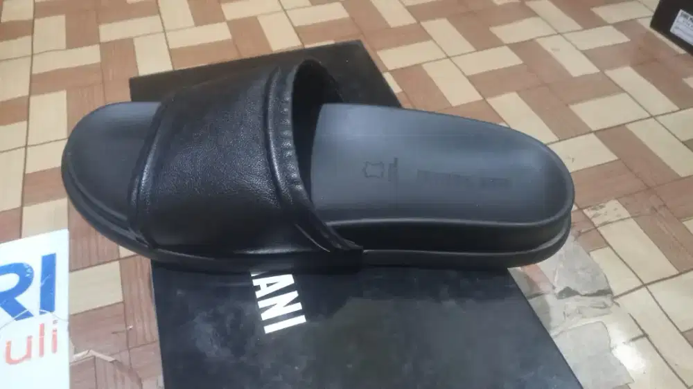 Jual sendal Gino Mariani