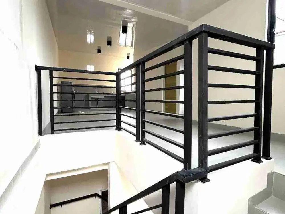 Dijual Rumah 3 Lantai Sutera Flamboyan Alam Sutera Tangerang