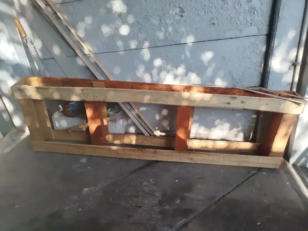 Bekas kayu palet ukuran 200x70x15