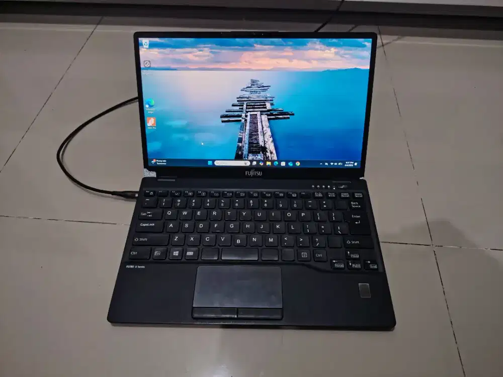 laptop tertipis di dunia fujitsu u9311m intel gen 11 4/128gb