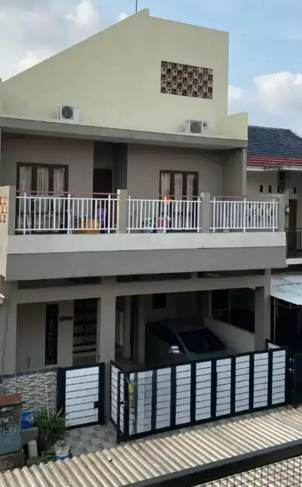 Dijual Rumah 3Lantai Di Banjar Wijaya Cipondoh