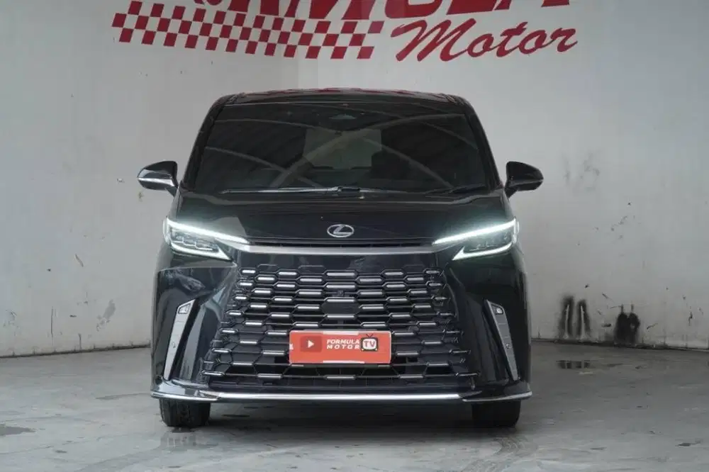 (LOW KM 8RB) Lexus LM 350 Hybrid 2.5 AT 2024