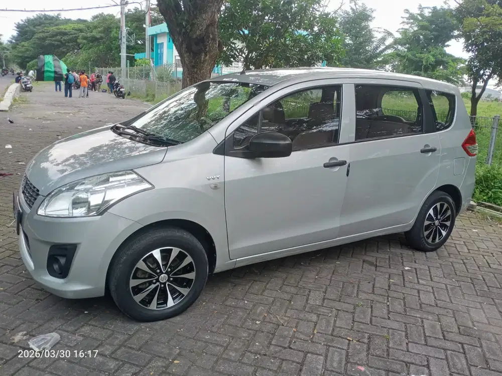 Suzuki Ertiga 2012 Bensin istimewa