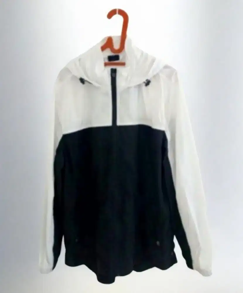 Jacket Olahraga Pria. Merk Cotton On