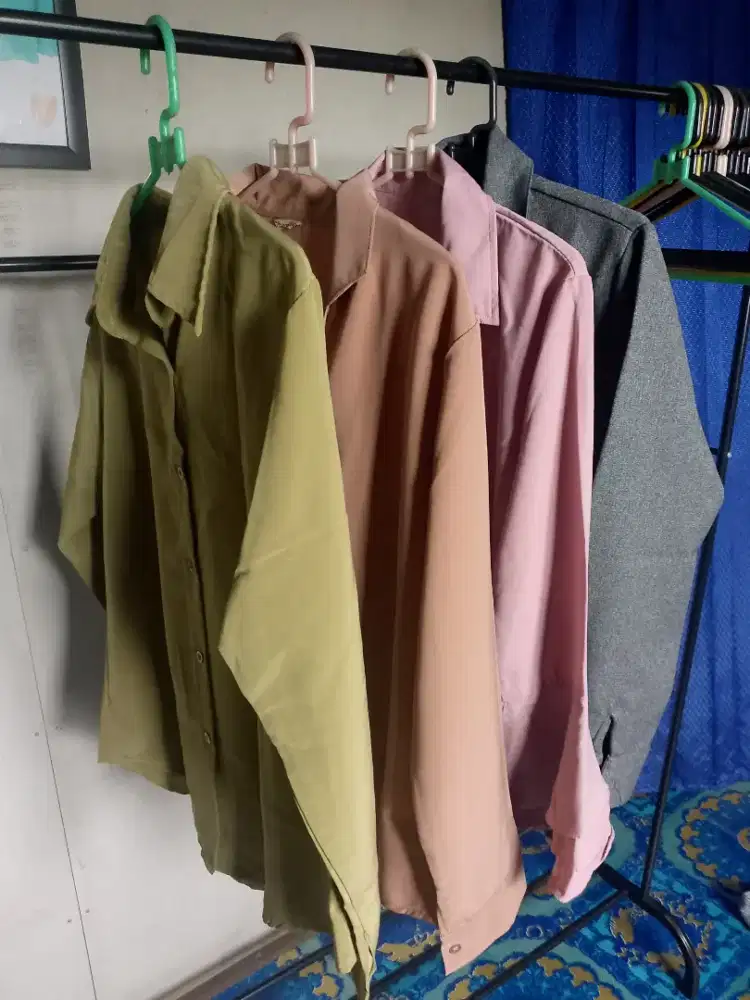 Kemeja wanita preloved 4 pcs