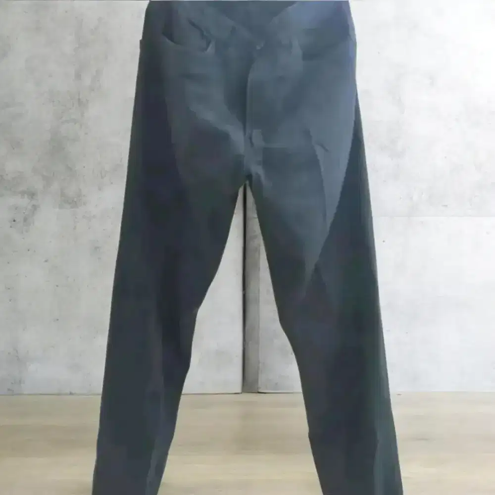 Celana Bahan Pria. Merk U2