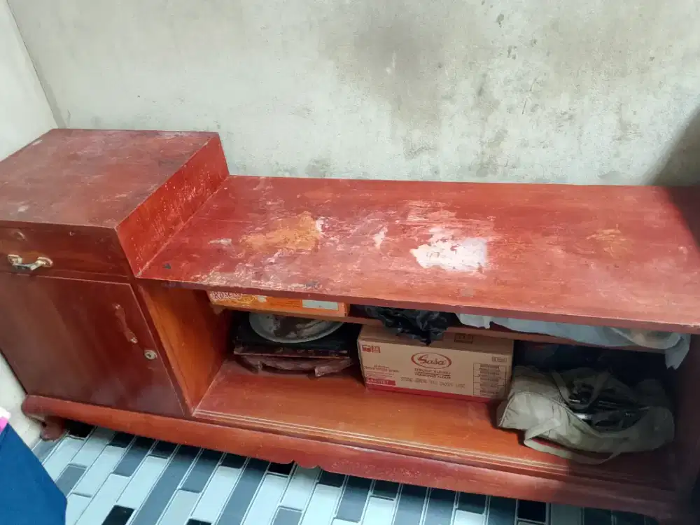 Bufet antik jati tua