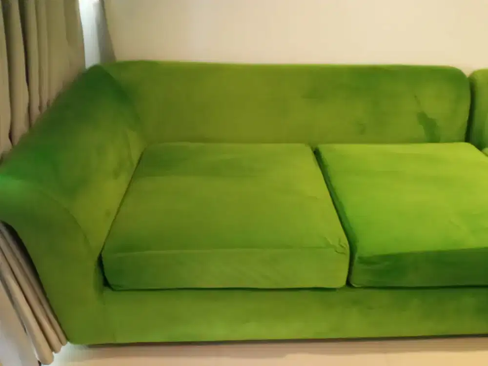 Kursi Sofa Ruang Keluarga Empuk