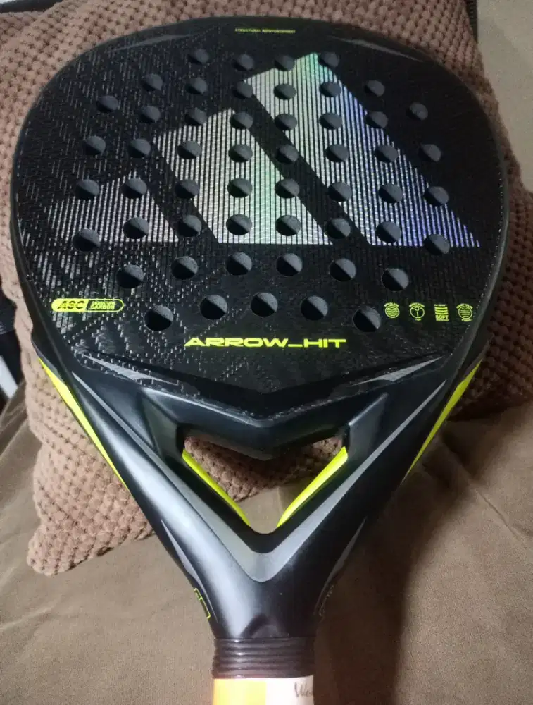 Raket padel Adidas Arrow Hit 2026 Adipower Multiweight Muscle Power