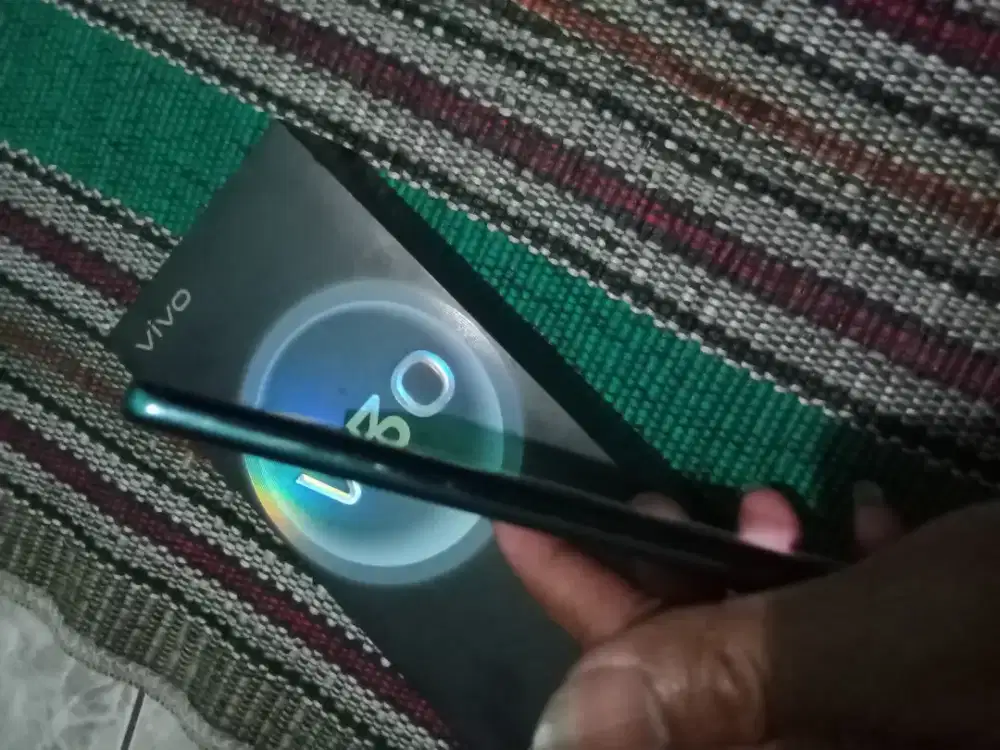 Vivo v30 ram 8/256 layar lengkung