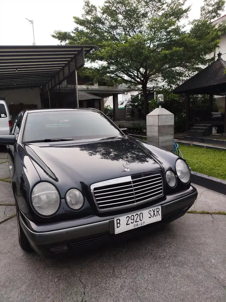 Mercedes-Benz E230 1997 Bensin