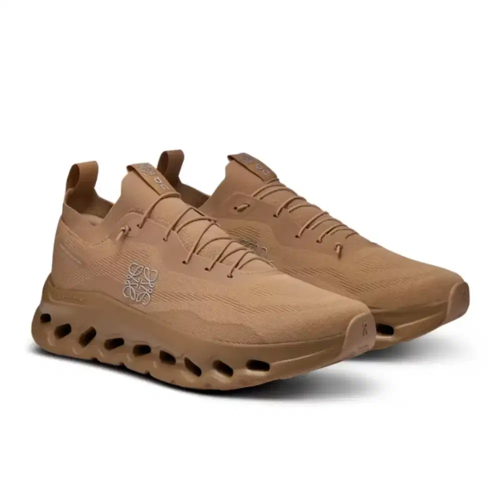 BARU- Sepatu On Cloud tilt Dark Sand size 43