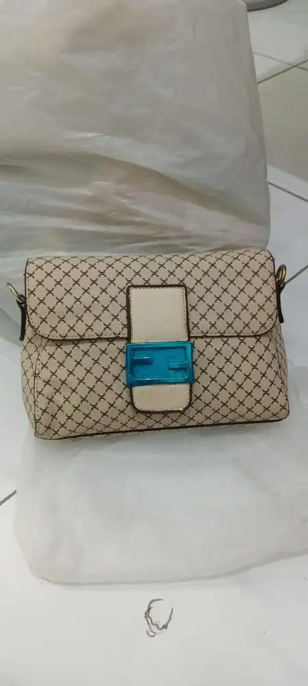 Dijual Tas Merek FF