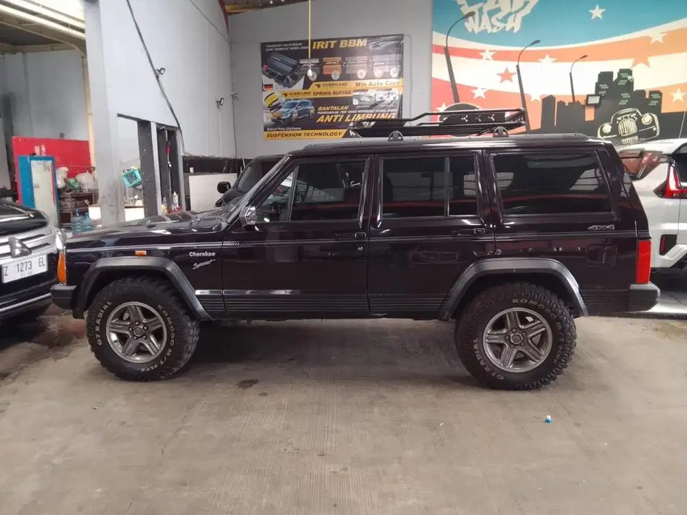 Jual Mobil Cherokee