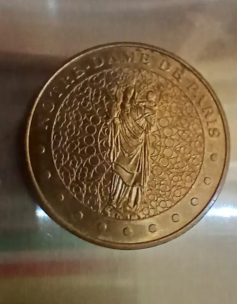 Koin coin Notre Dame de Paris