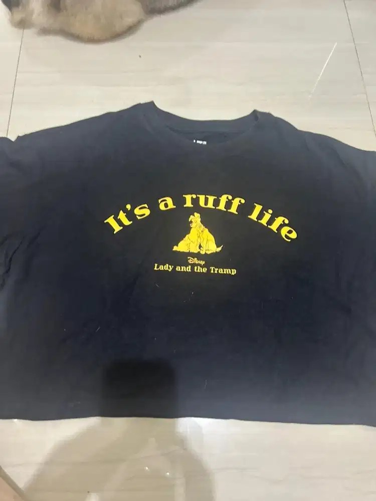 Atasan crop merek uniqlo