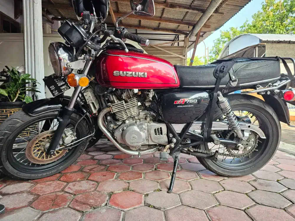 Suzuki GT 750 – Classic Style, Mesin Tangguh!