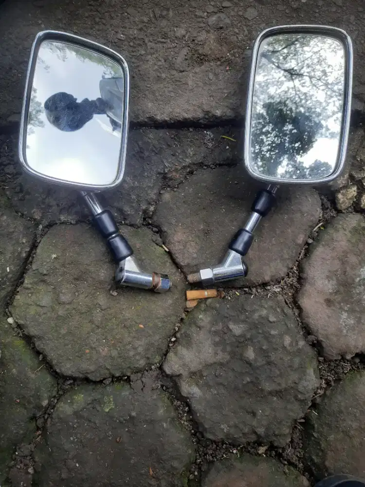 Dijual Sepasang Kaca Spion Motor Vespa