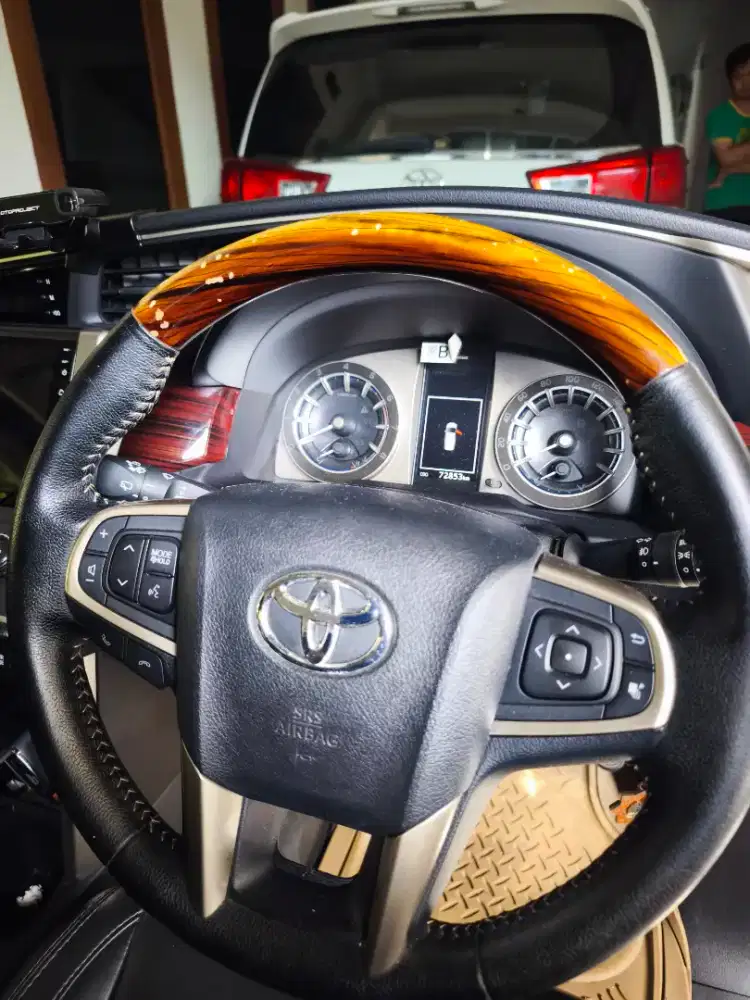 Jual Innova Bensin V Matic 2016