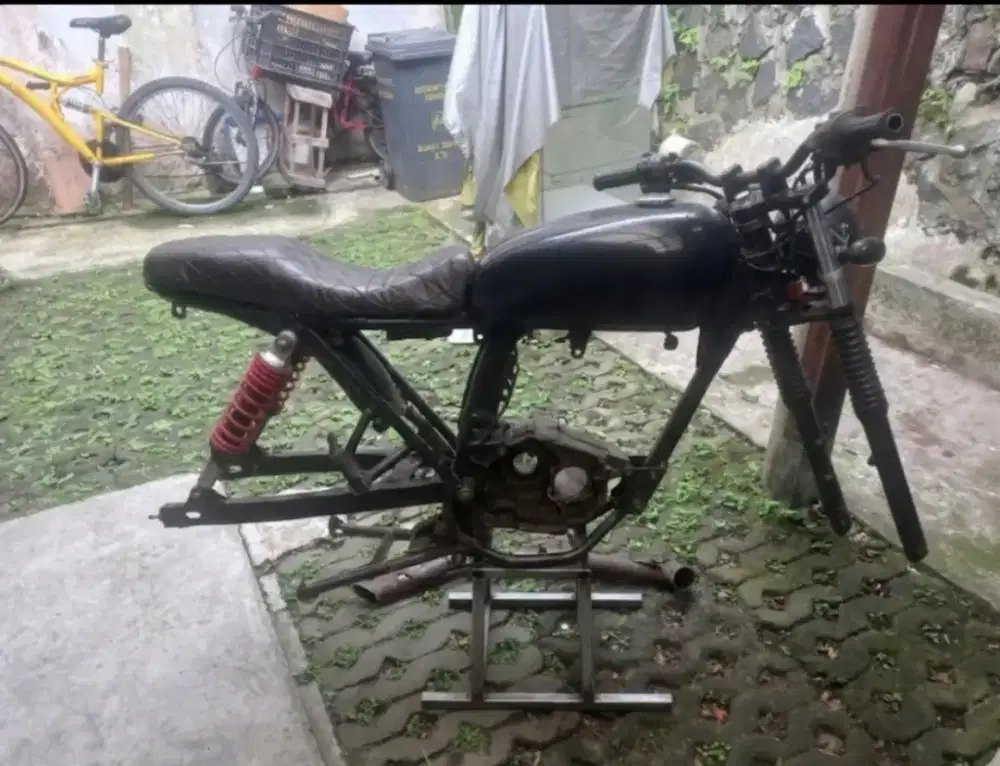 Rangka motor Custom Caffe Racer siap pakai