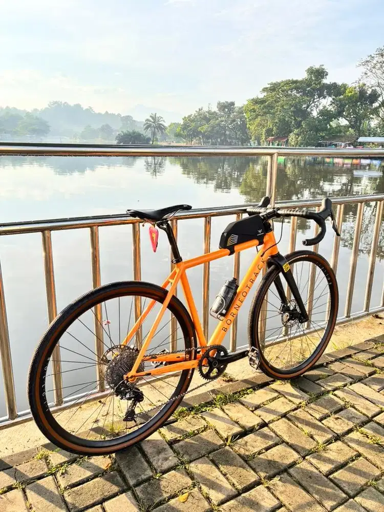 Sepeda Gravel Borneotrack