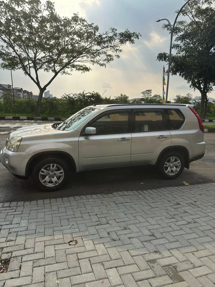 Nissan X-Trail 2009 Bensin