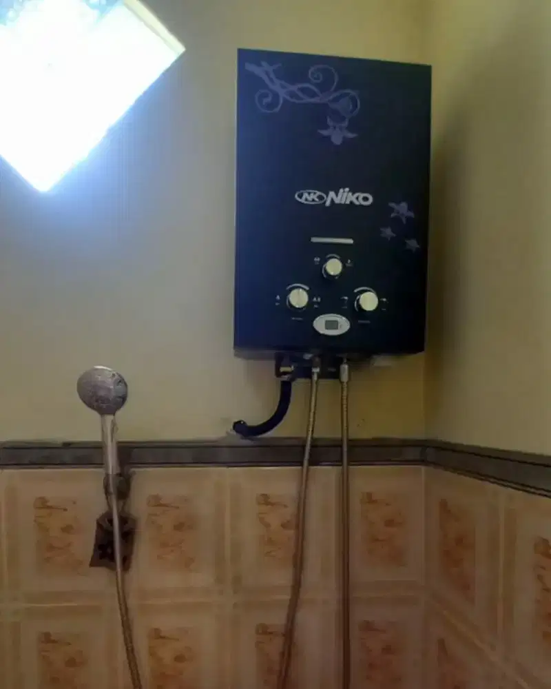 {PEMANAS AIR KM GAS MERK NIKO}