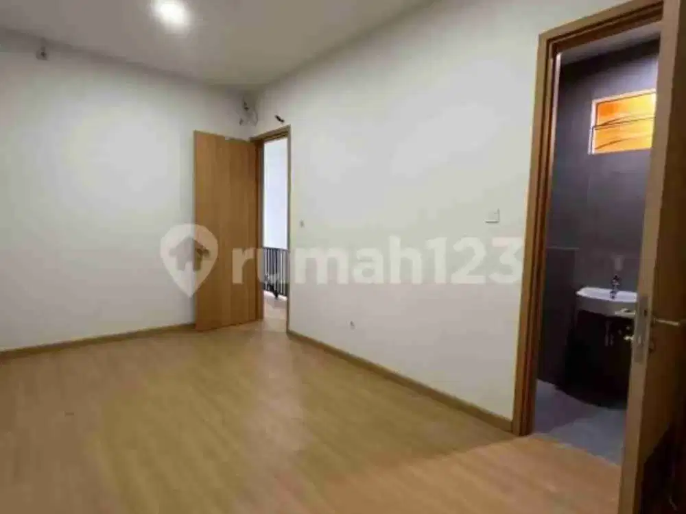 DISEWAKAN RUMAH CITRA GARDEN 8, AEROMANSION JAKARTA BARAT