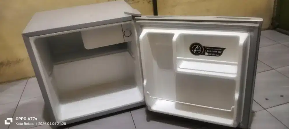 Di jual BU kulkas mini