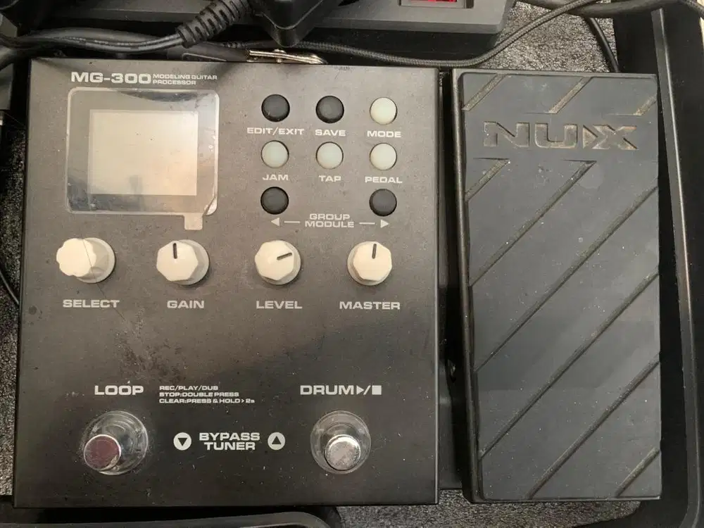 Efek gitar NUX MG 300