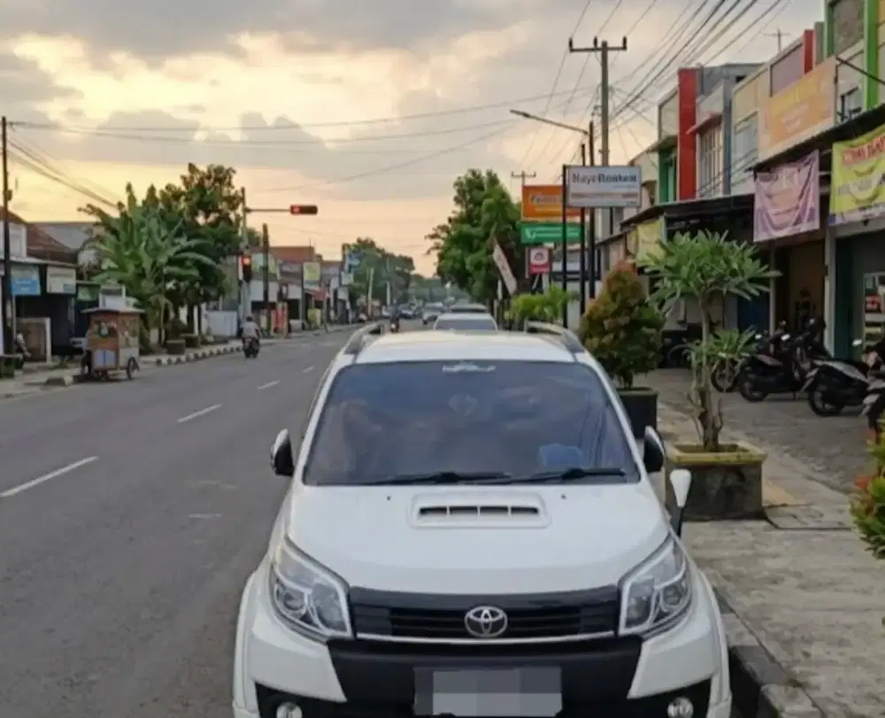 TOYOTA RUSH 1.5 S MANUAL 2016