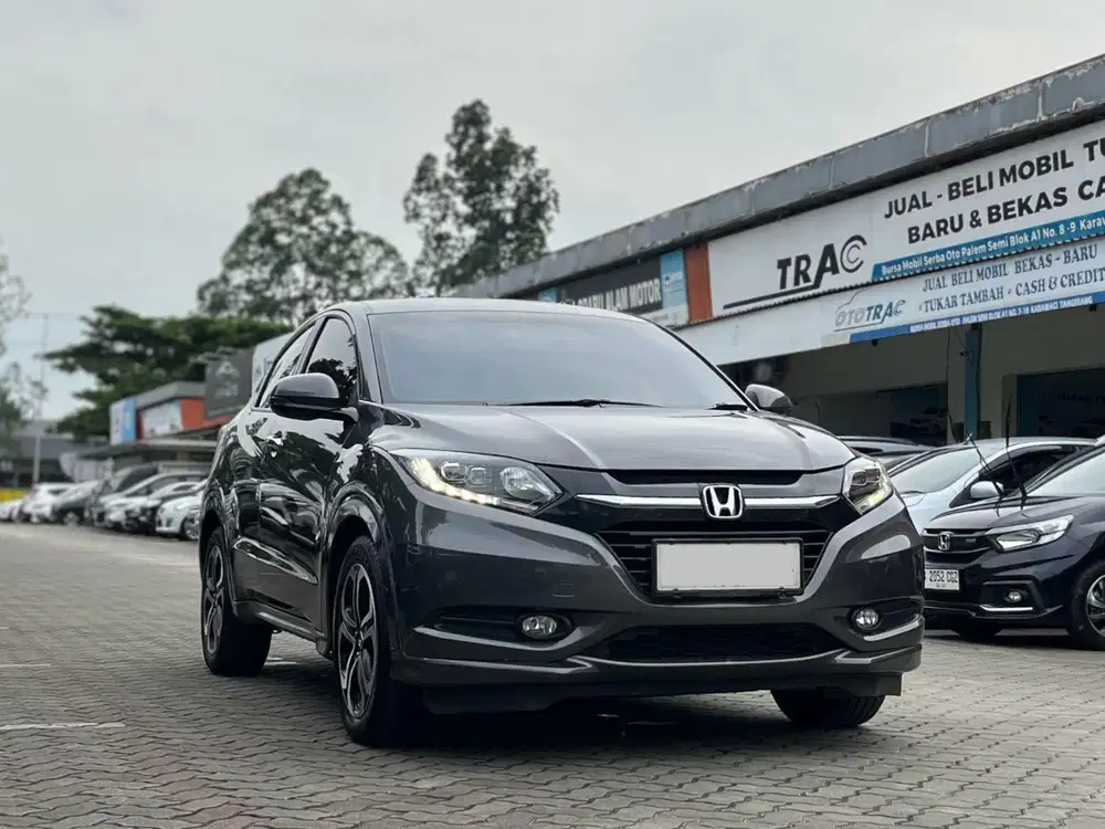 HONDA HRV 1.8 PRESTIGE CVT MATIC 2017 PANORAMIC SUNROOF