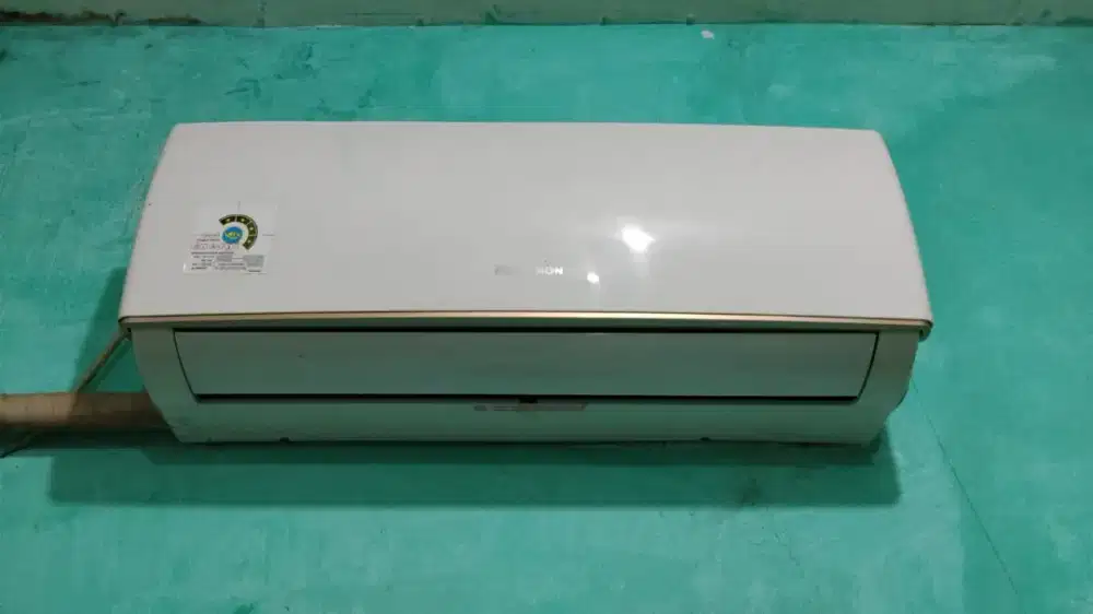 Di jual AC Polytron 1/2 pk