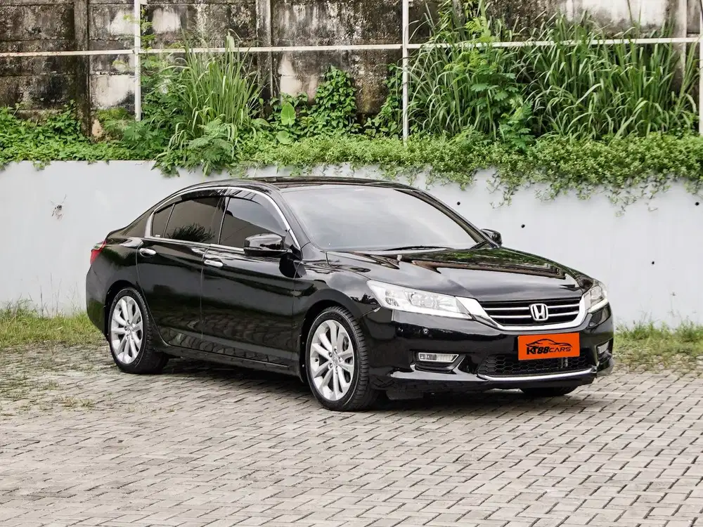 Accord VTI-L 2.4 at Hitam Th 2013